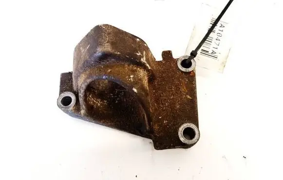Opel Zafira B Engine mounting bracket 55184510