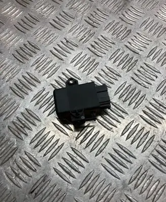 Volkswagen PASSAT B6 Other relay 1K0859772 92139H271
