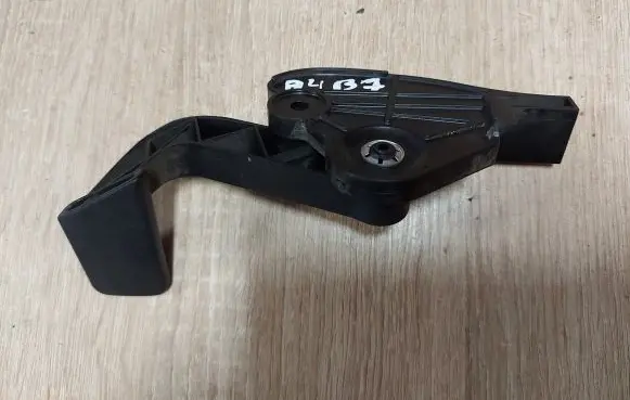 Audi A4 S4 B7 8E 8H Engine bonnet (hood) release handle 8E1823533B