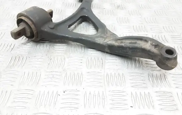 Volvo XC90 Front lower control arm/wishbone 8646614