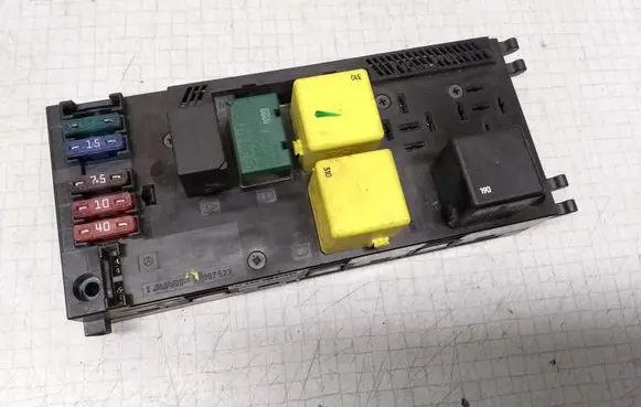 Mercedes-Benz E W210 Fuse module 0005401550 28534606 29675231