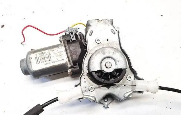 Nissan Note (E11) Front door window regulator motor 400926C 0926