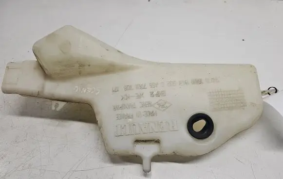 Renault Scenic I Windshield washer fluid reservoir/tank 7700843902C