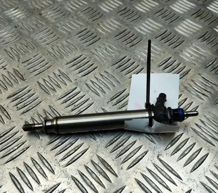 Mercedes-Benz GLE W167 Fuel injector A2560705600 0261500805