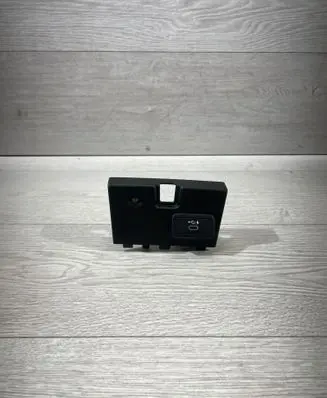 BMW 3 G20 G21 USB socket connector 6807232 106038803C 584507