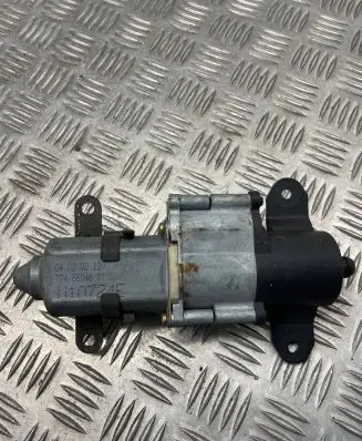 Chrysler Voyager Sliding door motor U10724e