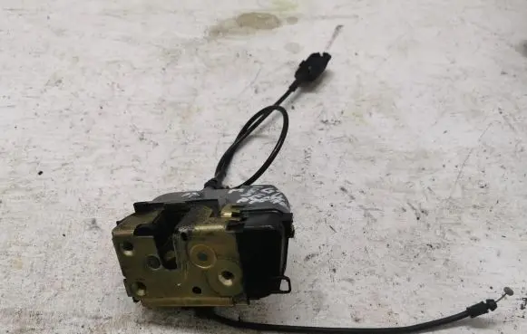 Renault Megane II Front door lock