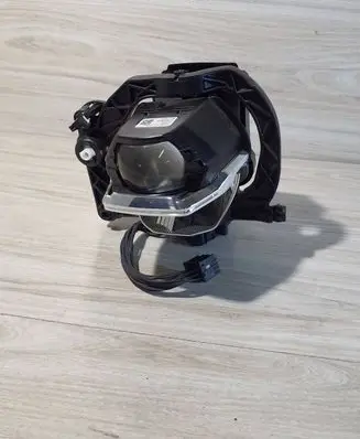 BMW M5 F90 Headlight part 10390110940 20180702 10160050000