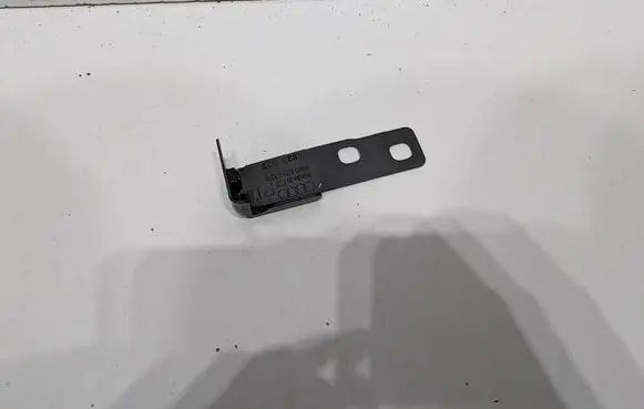 Fender mounting bracket