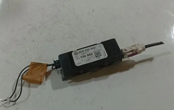 Volkswagen PASSAT B6 Antenna control unit 3C9035552