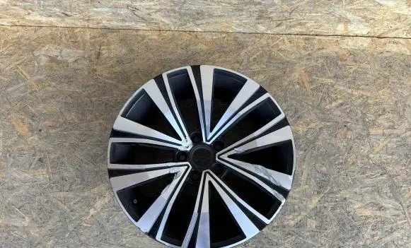 R18 alloy rim