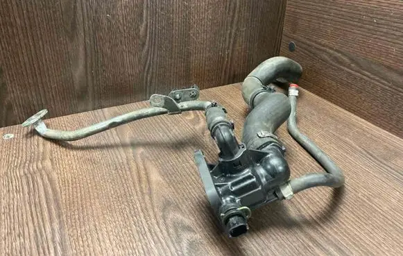 Thermostat/thermostat housing