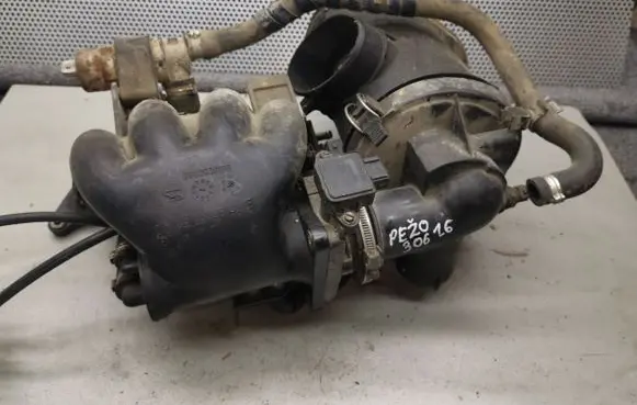 Peugeot 306 Intake manifold 9613250080 0280140537 0280122001