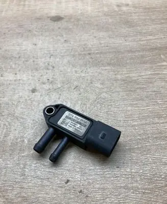 Volkswagen Touran I Exhaust pressure sensor 076906051A 20DPS090