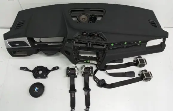 BMW 2 Active Tourer U06 Radio/GPS head unit trim 