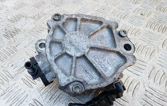 Peugeot 3008 I Vacuum pump 9804021880