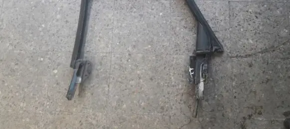 Audi 80 90 S2 B4 Rear door window/glass frame 