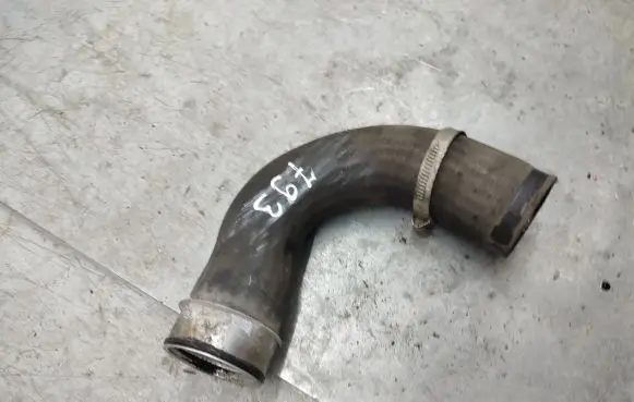 Volkswagen Golf VI Intercooler hose/pipe