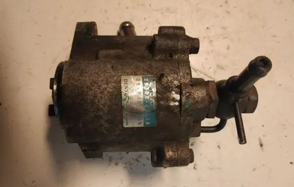 Toyota Avensis T220 Vacuum pump 2930027010