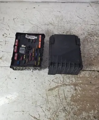 Volkswagen PASSAT B6 Fuse module 3C0937125 63592777