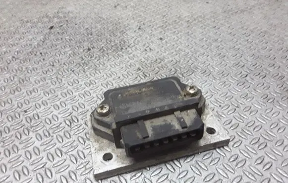 Audi 80 90 B3 Ignition amplifier control unit 