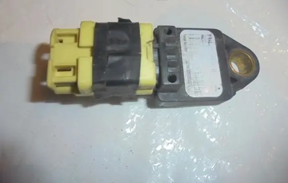 Mitsubishi Outlander Airbag deployment crash/impact sensor 8651A001