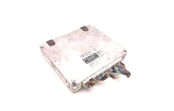 Lexus IS 200-300 Engine control unit/module 89661-53211 175300-5240