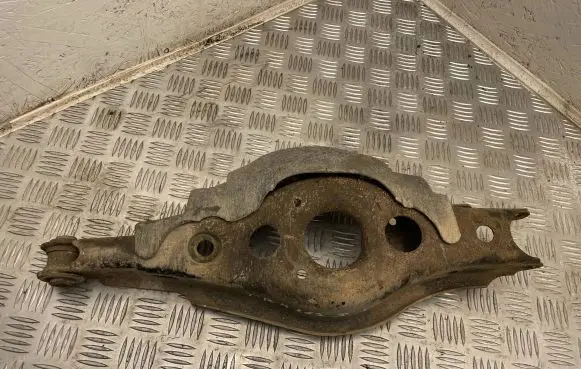 Toyota RAV 4 (XA30) Rear control arm
