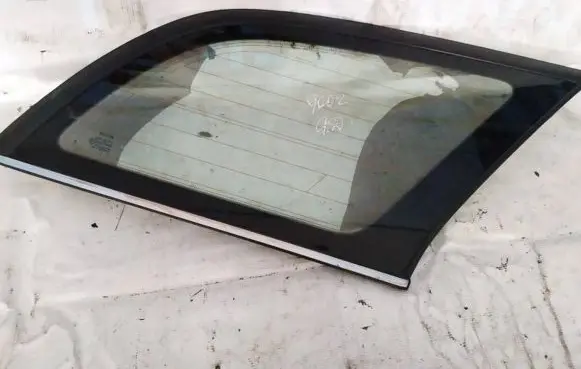 Toyota Avensis T250 Rear side window