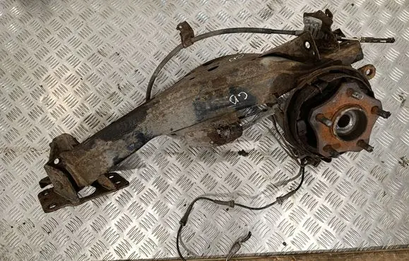 Renault Koleos I Rear wheel hub spindle/knuckle 
