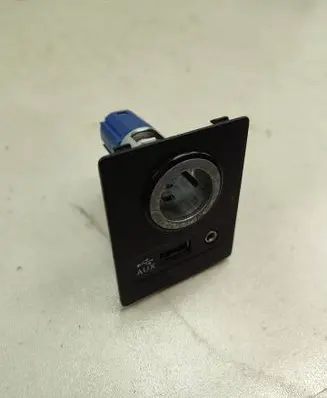Skoda Superb B8 (3V) USB socket connector 5Q0035726N 316089918176