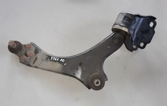 Volvo XC70 Front lower control arm/wishbone 31277346