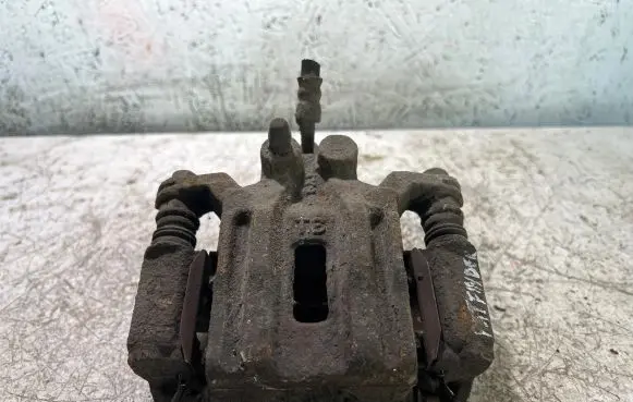 Nissan Pathfinder R51 Rear brake caliper