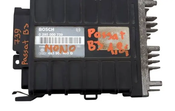 Volkswagen PASSAT B3 Engine control unit/module 0280000739 443907403G