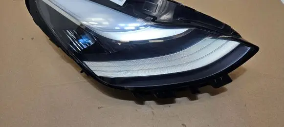 Tesla Model 3 Headlight/headlamp 1077376-00-C