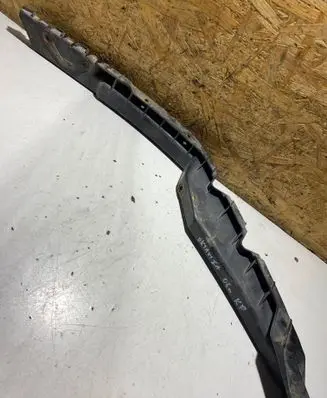 Front bumper mounting bracket
