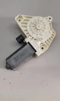 Volkswagen Golf VII Front door window regulator motor 5Q4959802B 49493025 T239110