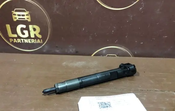 Mercedes-Benz C W204 Fuel injector A6510700587