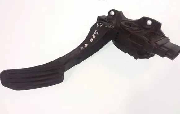 Volvo S80 Accelerator throttle pedal 6G929F836CD