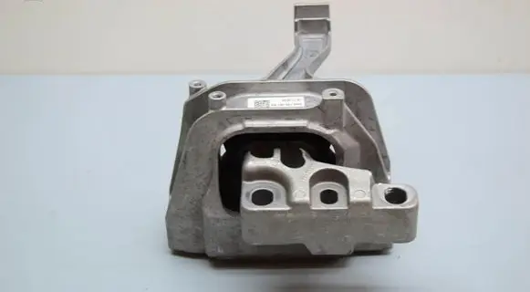 Skoda Octavia Mk4 Engine mount bracket 5WA199262
