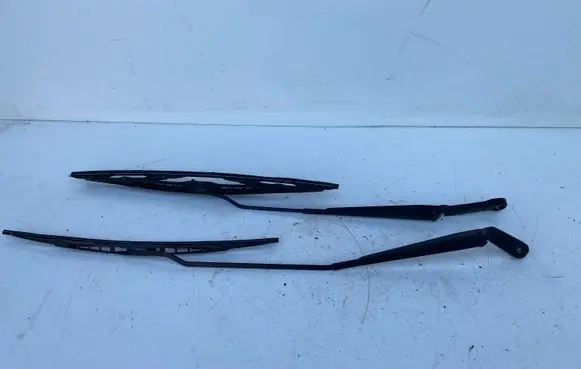Audi A3 S3 8L Front wiper blade arm