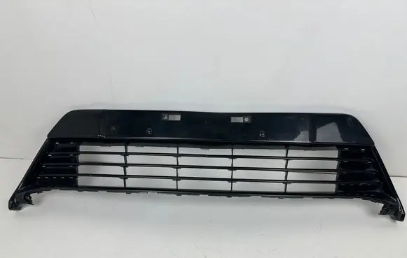 Toyota Auris E180 Front bumper lower grill 5311202390 5311202410