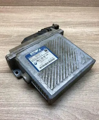 Mitsubishi Carisma Engine control unit/module ECU 7700867274 7700105742 USED