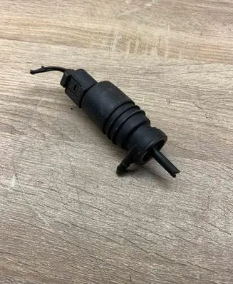 BMW 3 E46 Windscreen/windshield washer pump 8364516