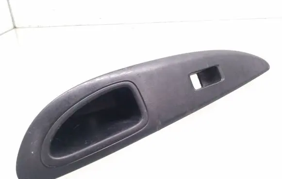 Nissan Primera Front door window switch trim 80950AV700 80960AV660