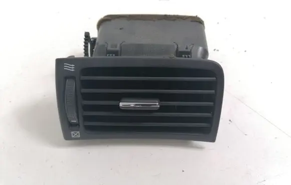 Toyota Avensis T250 Dashboard side air vent grill/cover trim