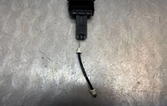 Volvo XC90 Hand brake release handle 8683963