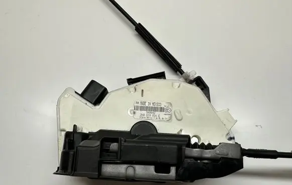 Volkswagen Amarok Rear door lock 2H0839016E