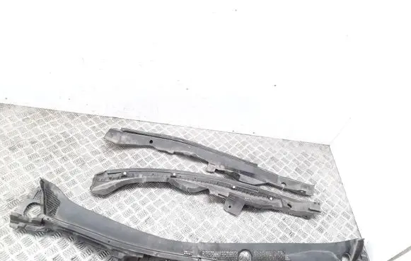 Infiniti M30 Wiper trim 668631MA0A 668621MA0A 658211MA0A