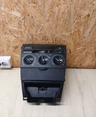 Toyota Corolla E120 E130 Climate control unit 5553302040